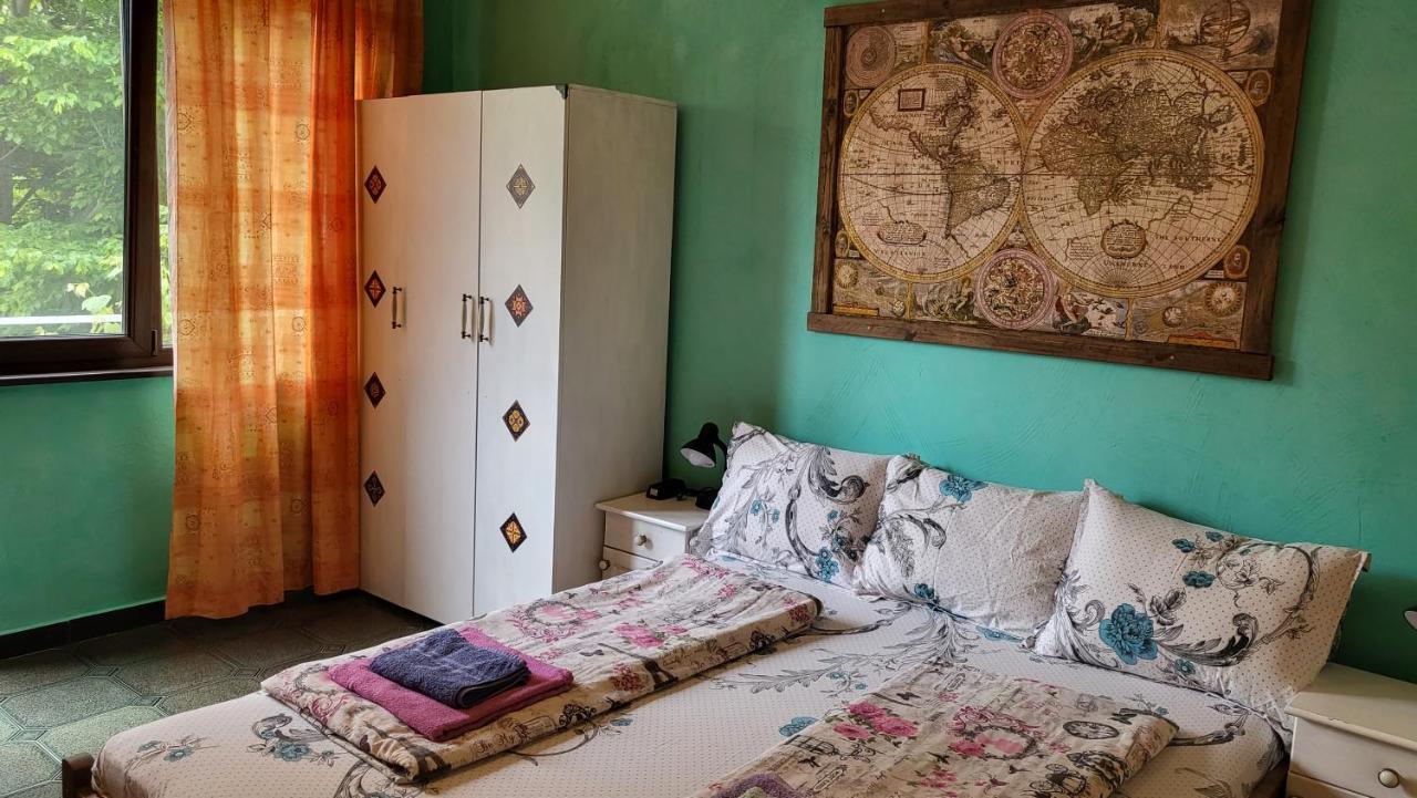 Guest House Fanny Sinemoretz Luaran gambar
