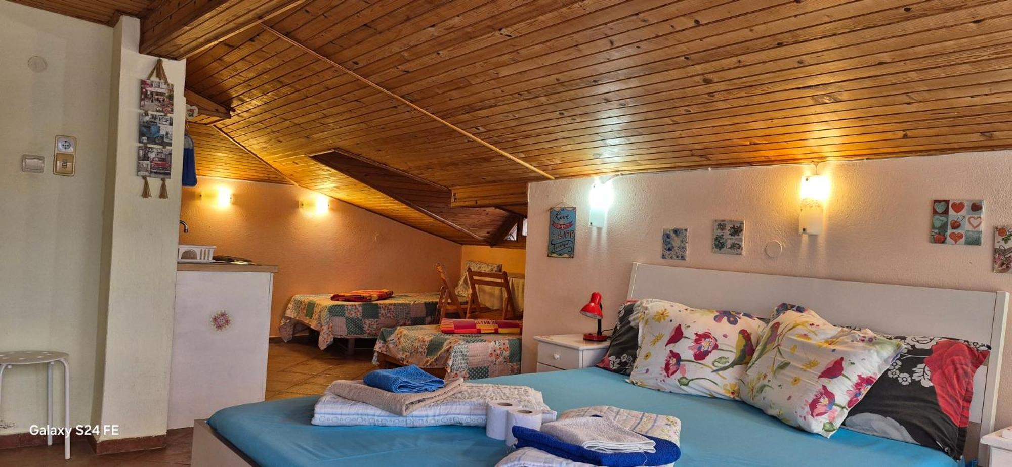 Guest House Fanny Sinemoretz Bilik gambar