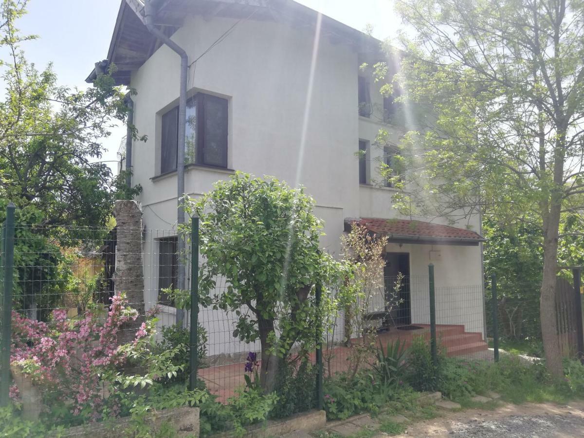 Guest House Fanny Sinemoretz Luaran gambar